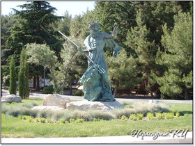 Скульптура Посейдон парк Айвазовского Скульптура Посейдон парк Айвазовского
